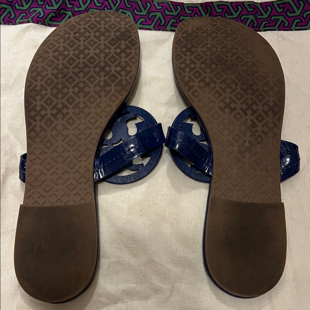 Tory Burch Miller Thong Sandal Patent Leather Bright Indigo size 6 - Picture 8 of 16